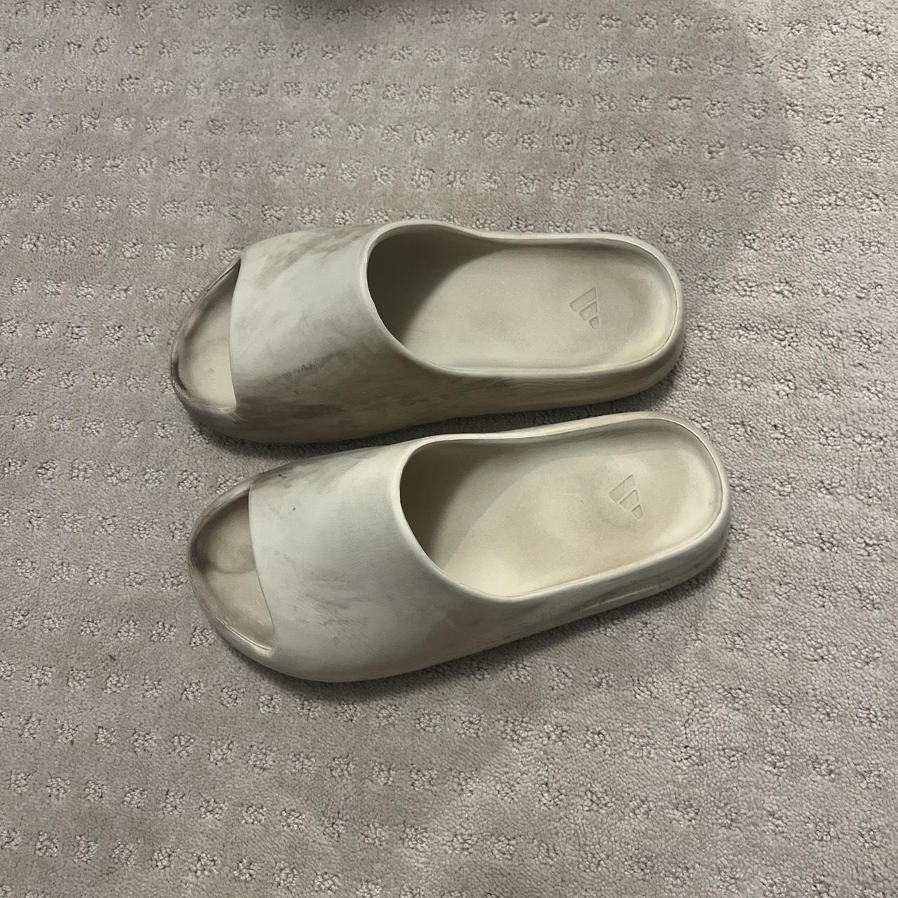 tan yeezys slides