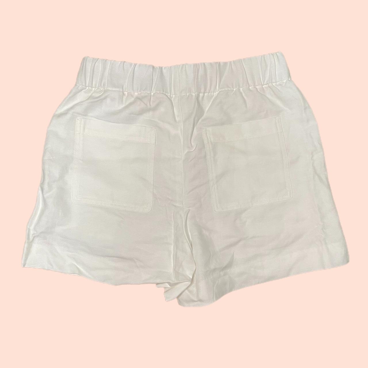 banana republic white linen shorts would be cute as... - Depop