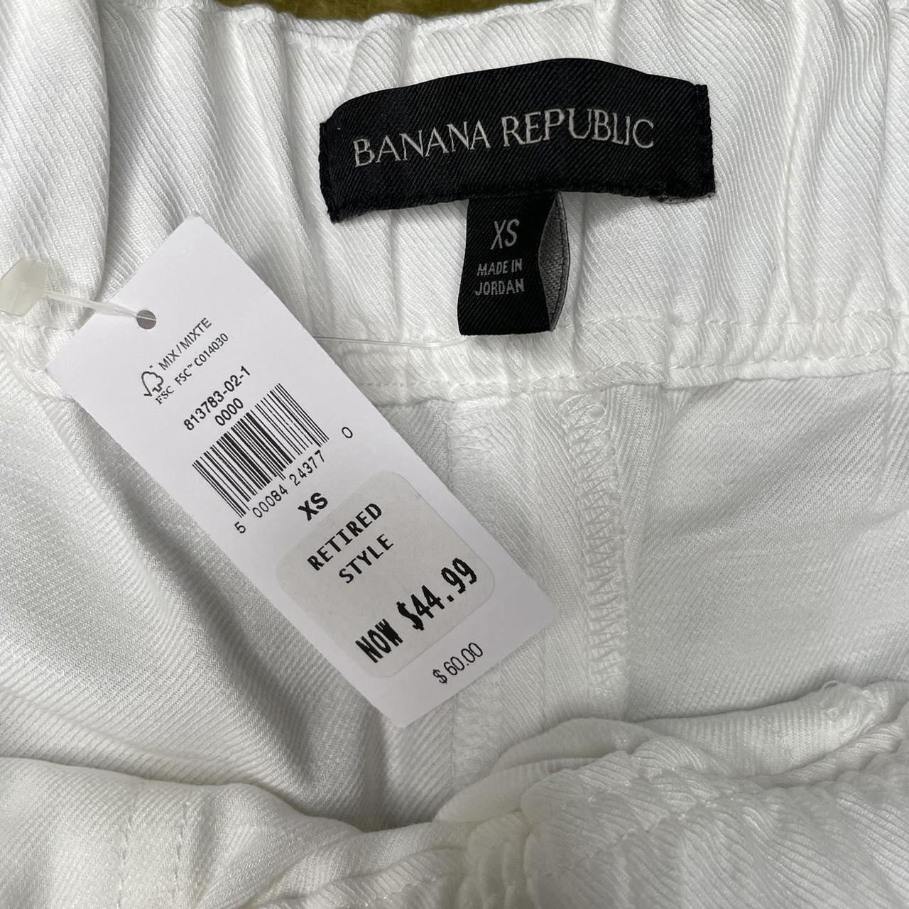 banana republic white linen shorts would be cute as... - Depop