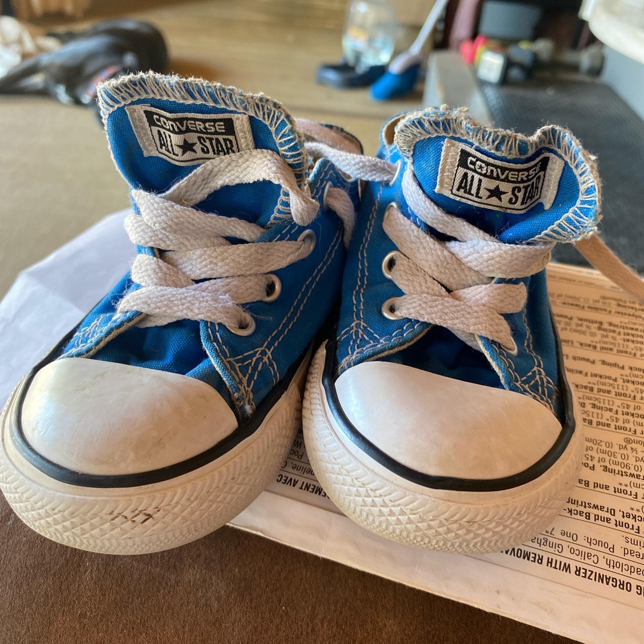 Royal blue 2024 baby converse