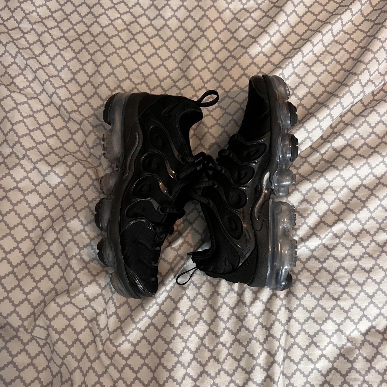 womens black vapormax plus