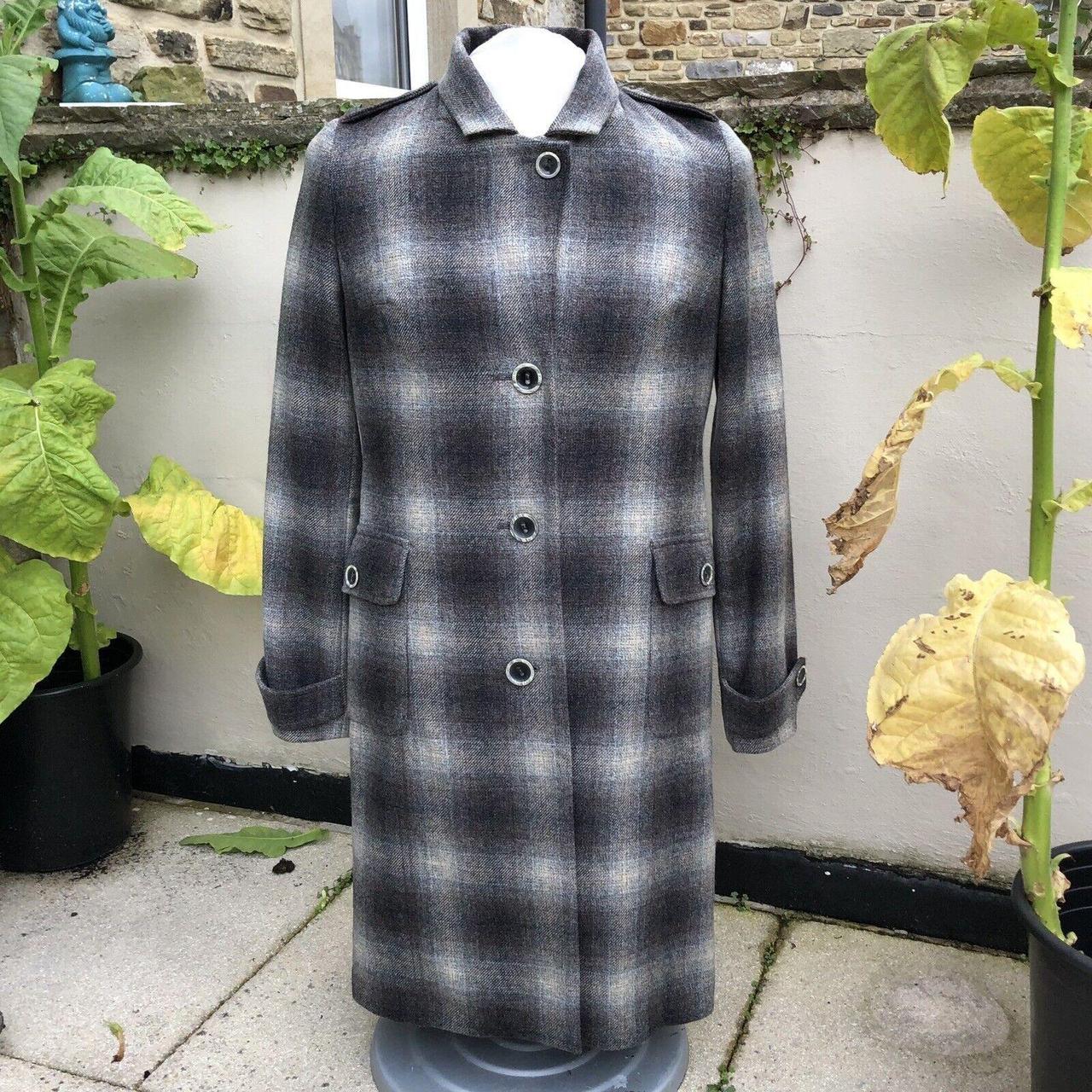 BRORA Women's 100 Wool Tweed Plaid Coat UK 10 Black... Depop