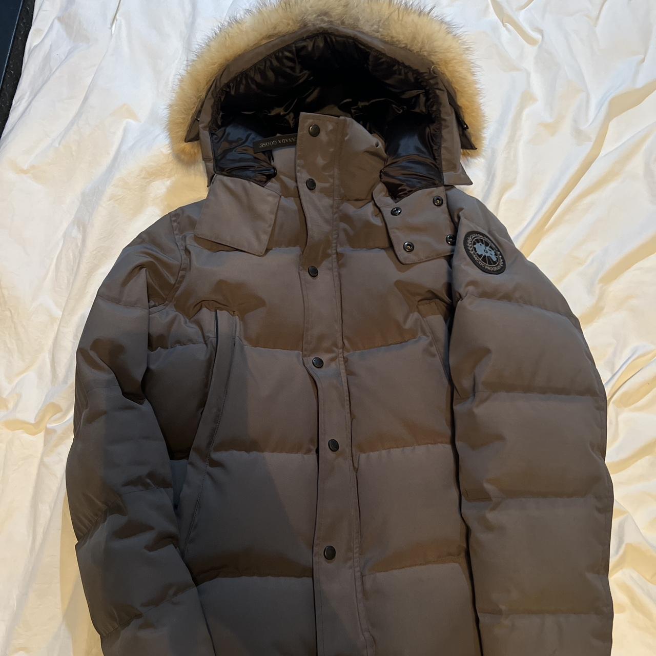 canada goose wyndham parka light grey