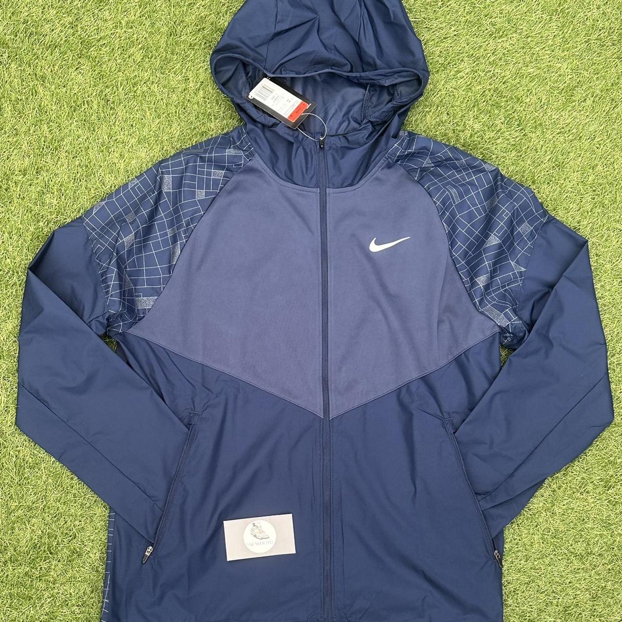 Nike run windbreaker best sale