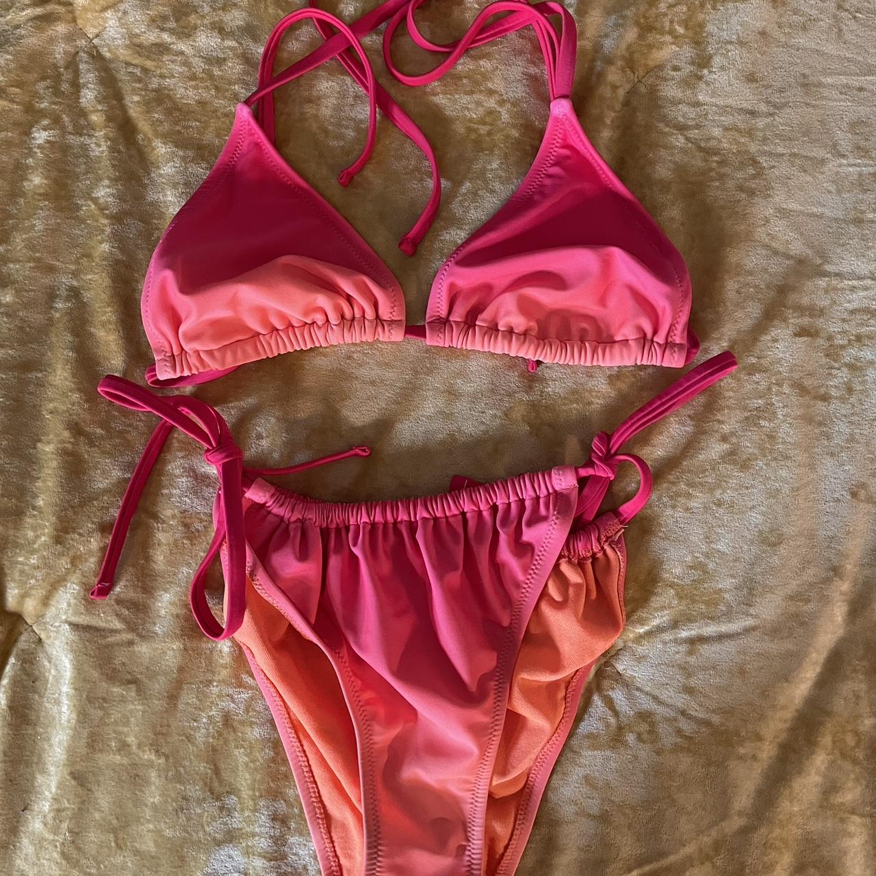 Y2K COSMOPOLITAN Push-up wired bra Size 38B (true - Depop