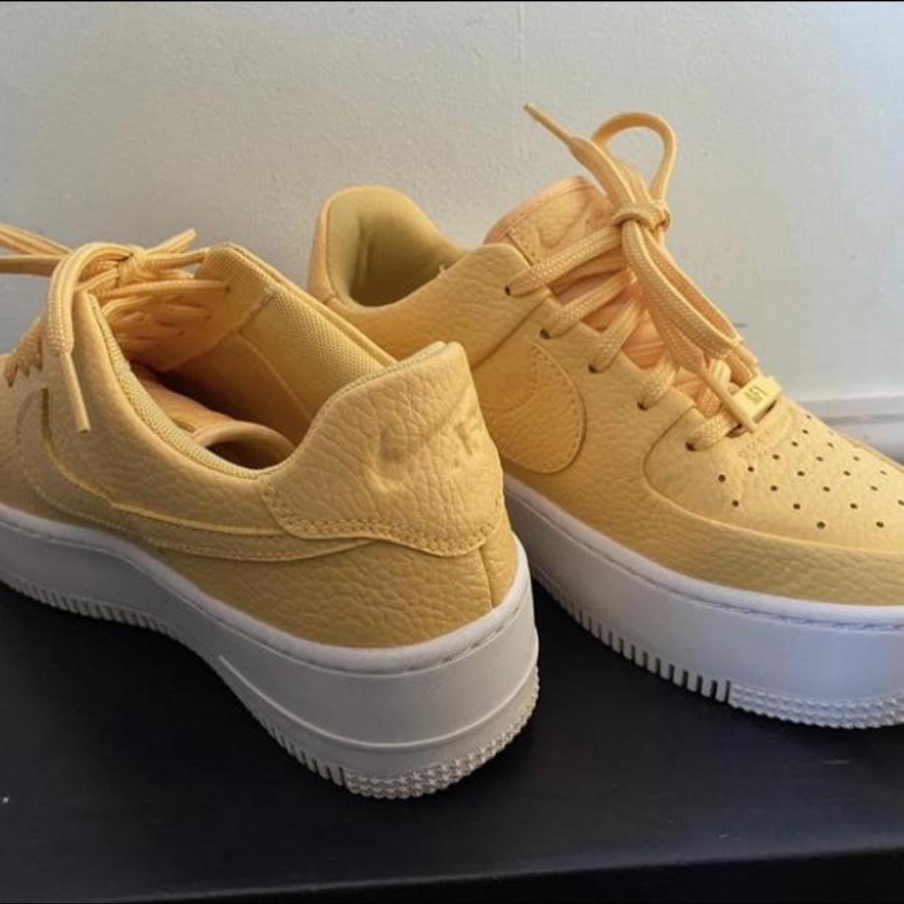 nike yellow air force 1 sage low sneakers