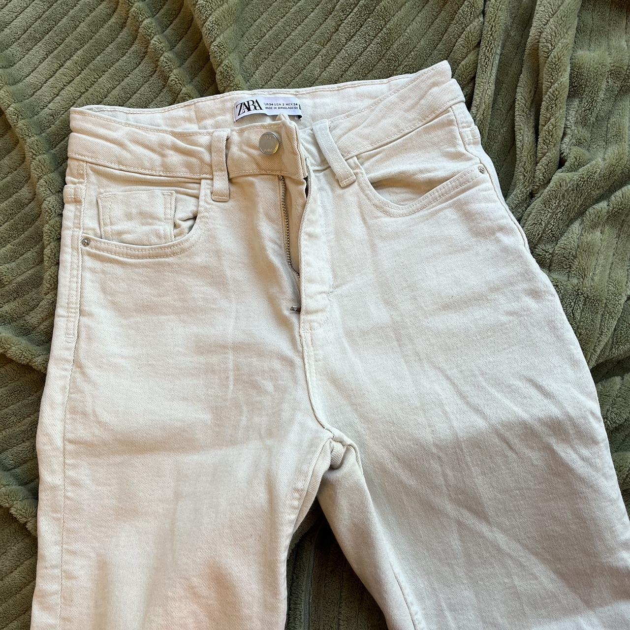 Off white Zara jeans size 24, fit true to size w a... - Depop