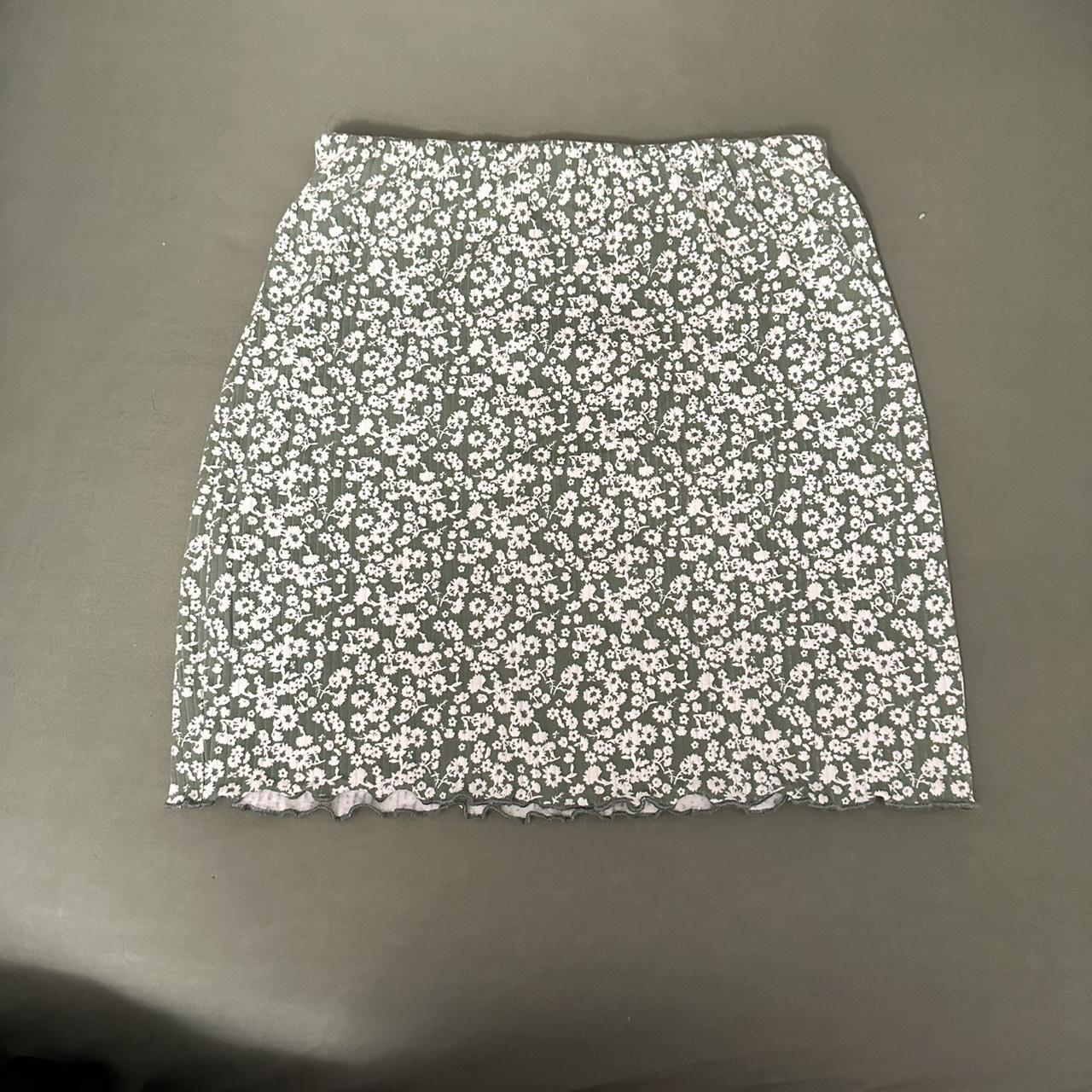 Live To Be Spoiled Women's Green and White Skirt