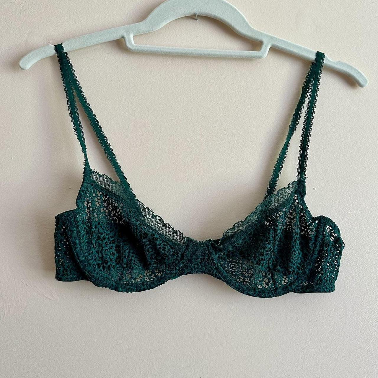 Unlined emerald green lace bra *no tags but I think - Depop