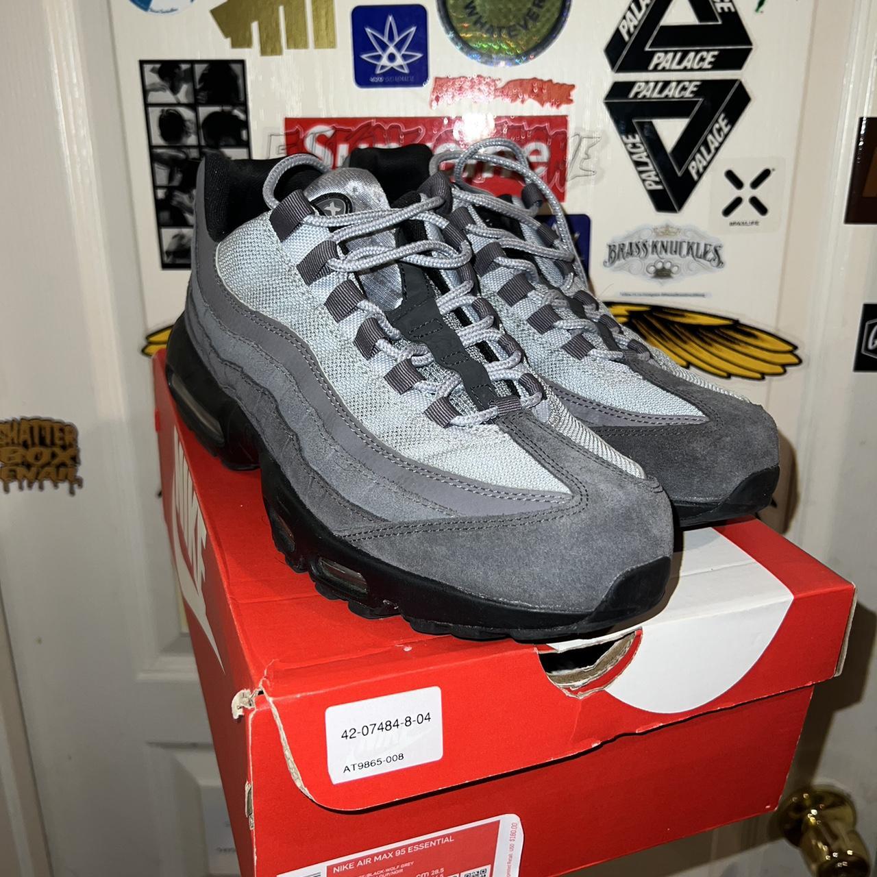 Nike air max 95 essential trainer hotsell anthracite / black / wolf grey