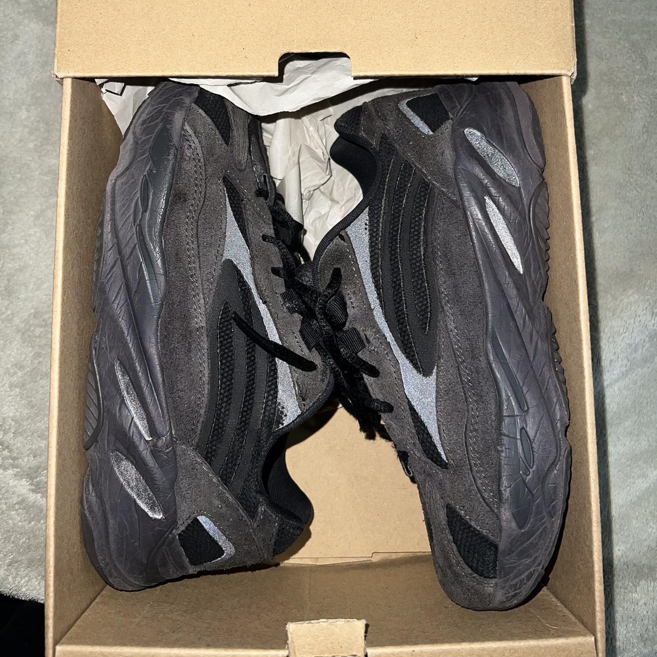 yeezy vanta grey
