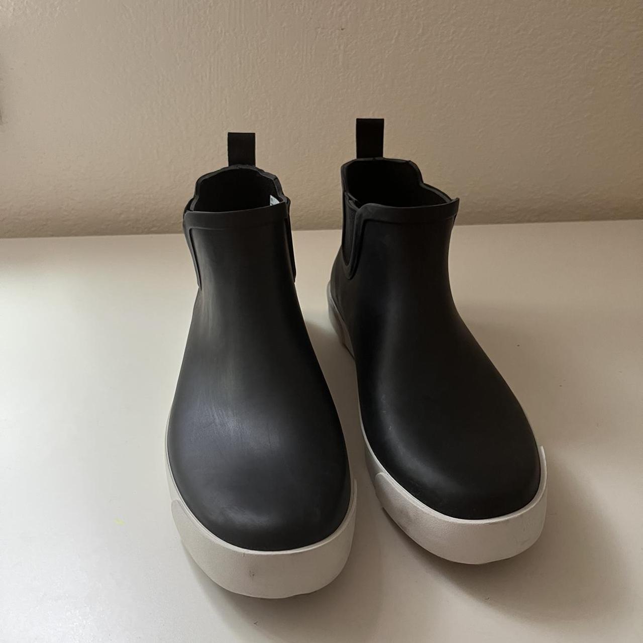 Universal Thread Women's Black Boots | Depop