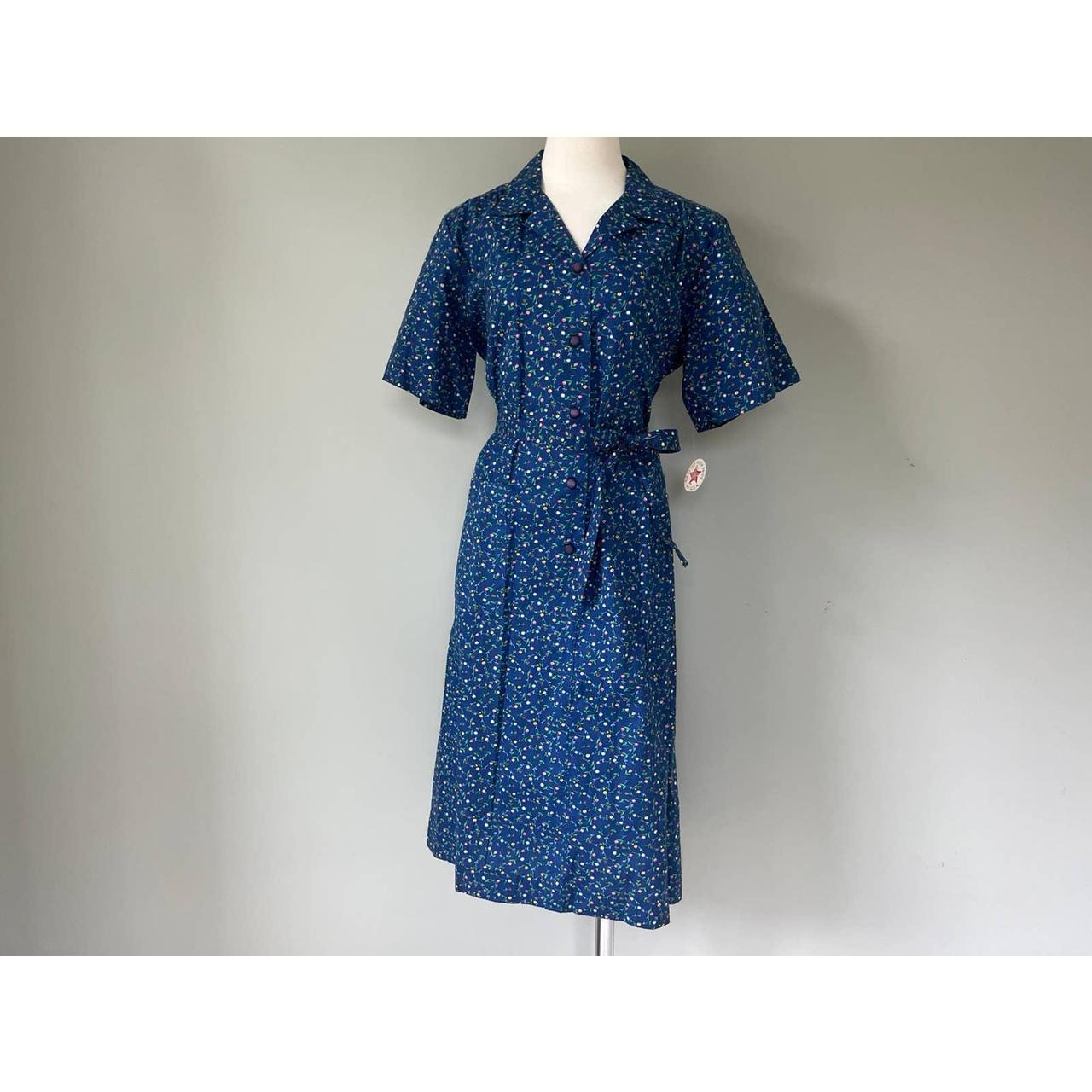 BNWT 1960s Vintage Blue Floral House Dress w/ Deep... - Depop