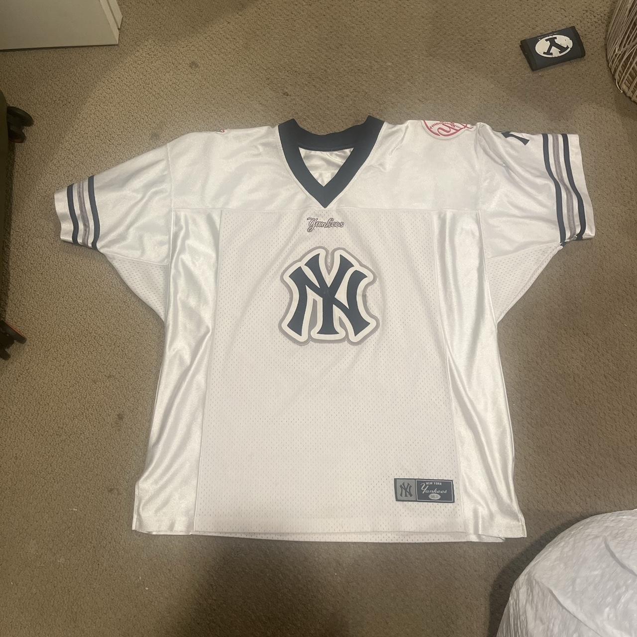 Vintage New York Yankees Tee Size 2XL but fits as a - Depop