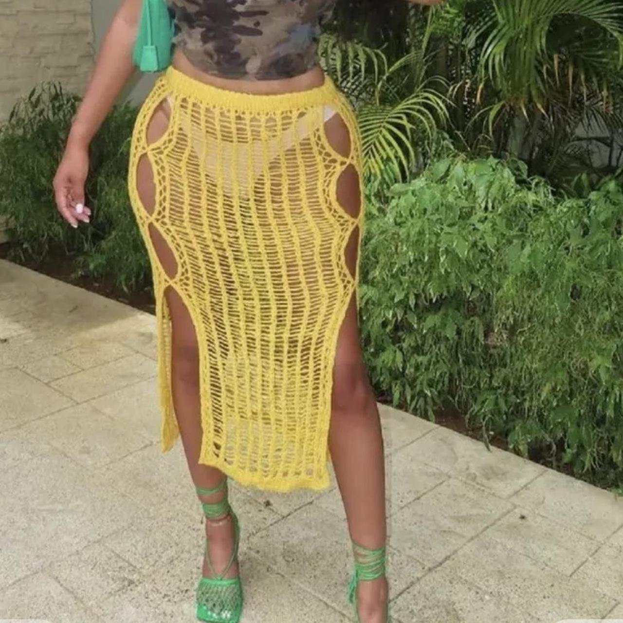 Selling yellow knitted skirt Size small never been Depop