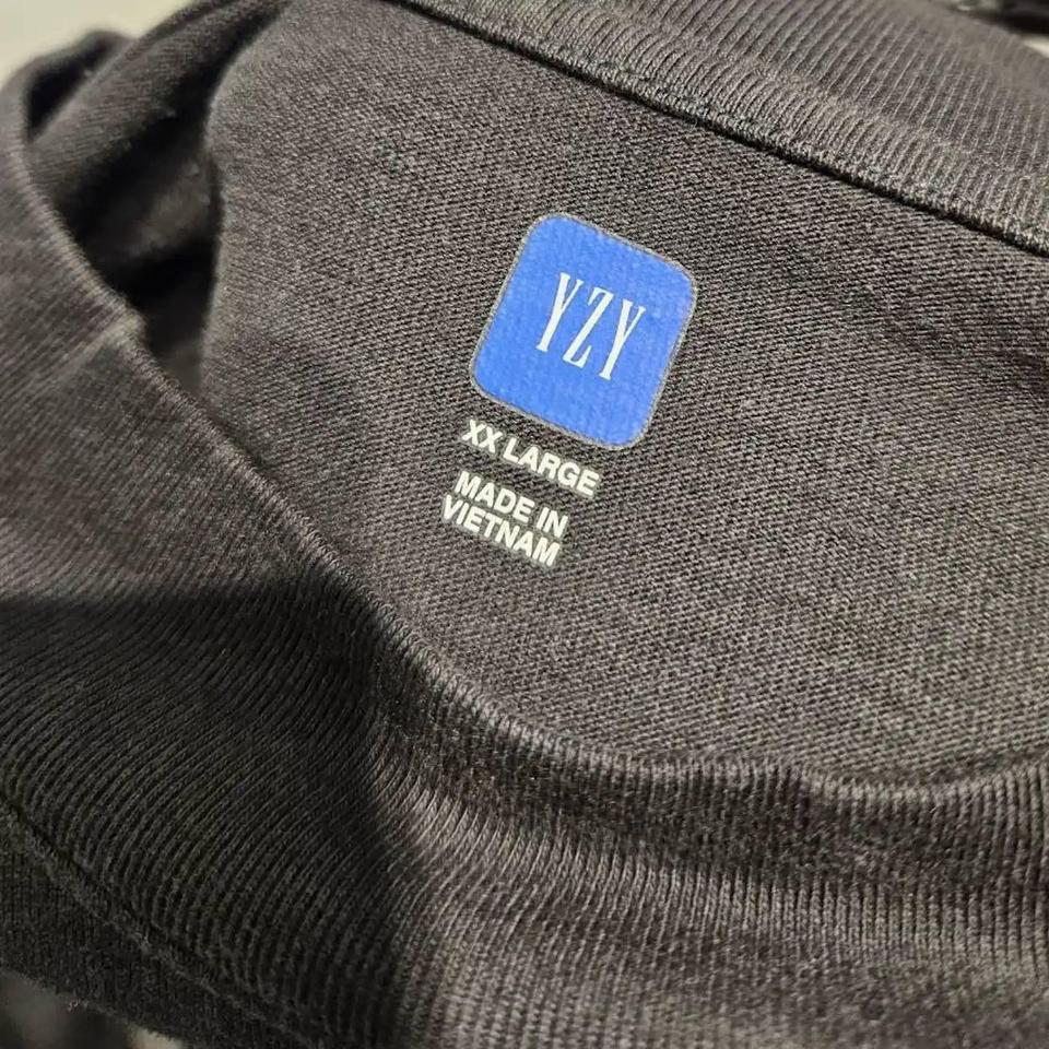 Yeezy Gap Engineered by Balenciaga Snake Bag 100% | Depop Yeezy Gap Engineered by Balenciaga Snake Bag 100% | Depop