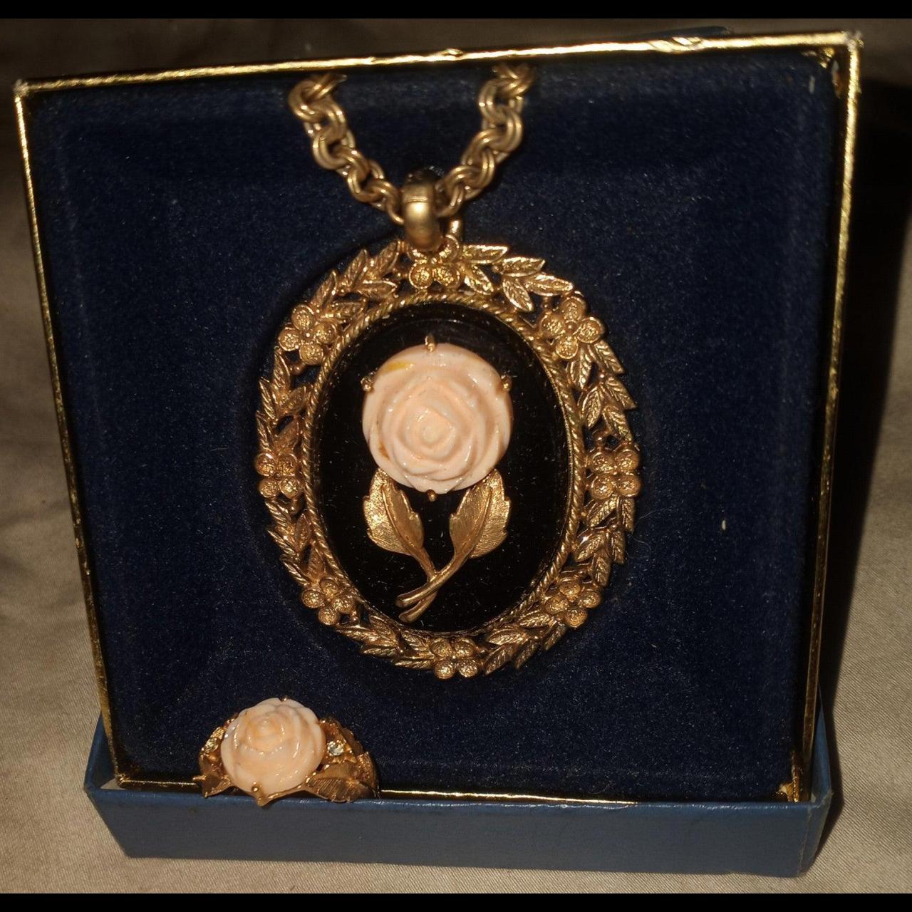 Avon on sale rose necklace