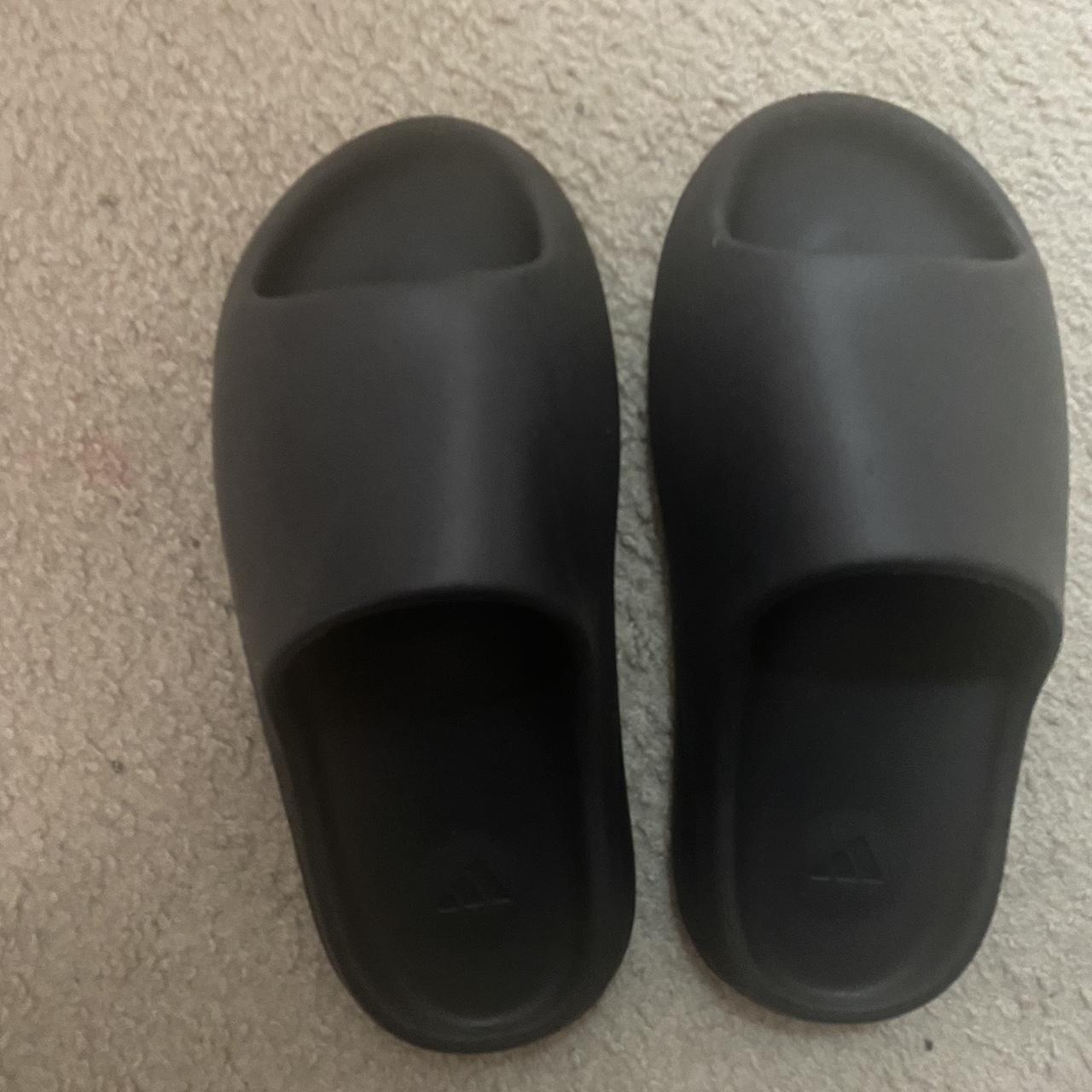 Onyx YEEZY slides Some scuffs No box Send offers Dm... - Depop