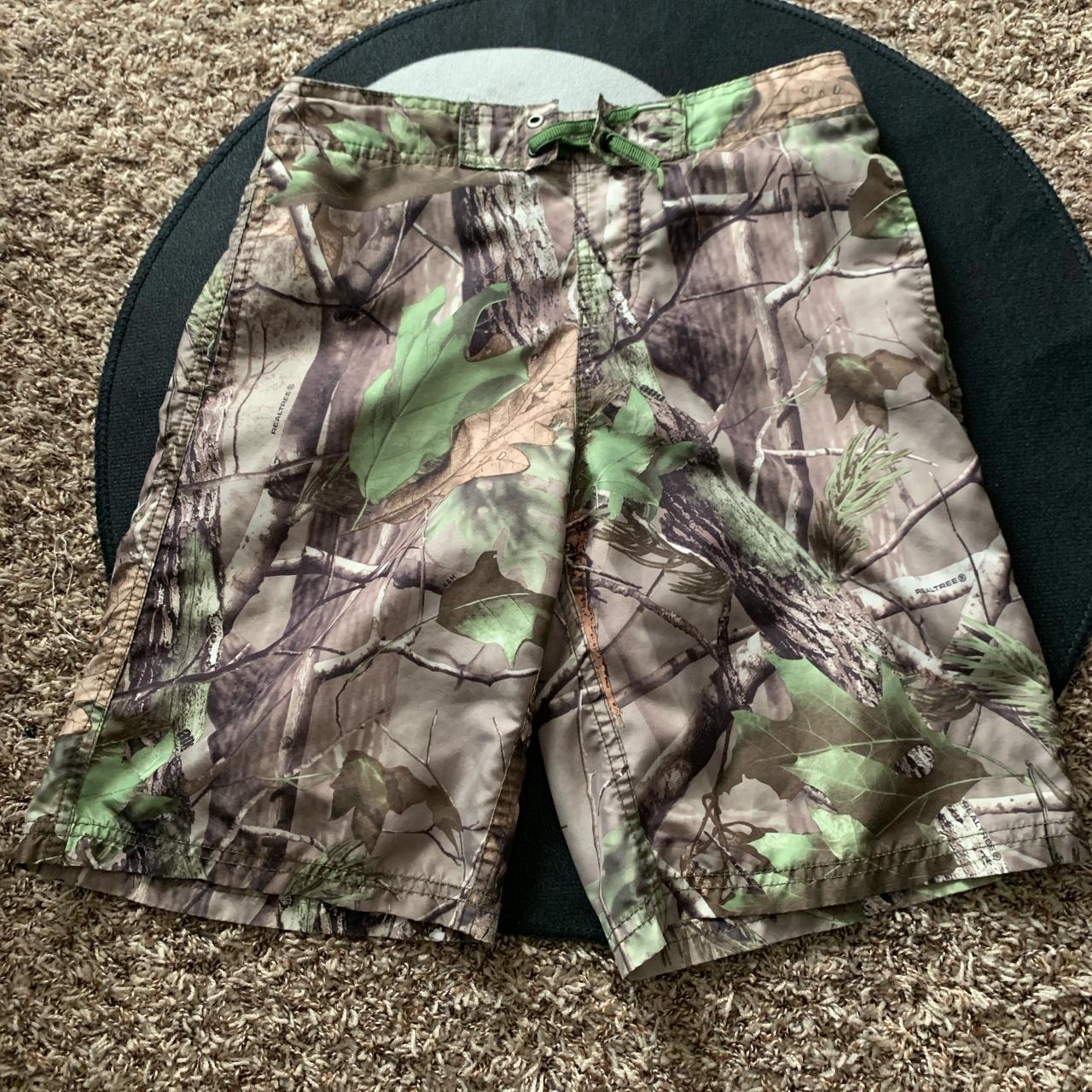 realtree shorts boys 10/12 fit like mens small great... - Depop