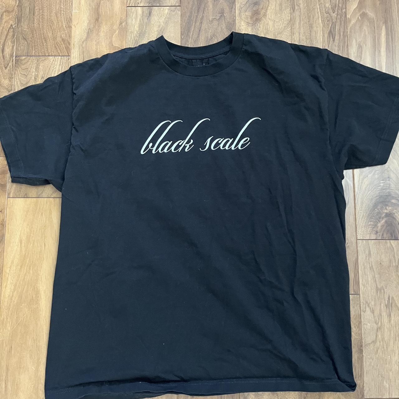 Black Scale Men's Black and White T-shirt (3)