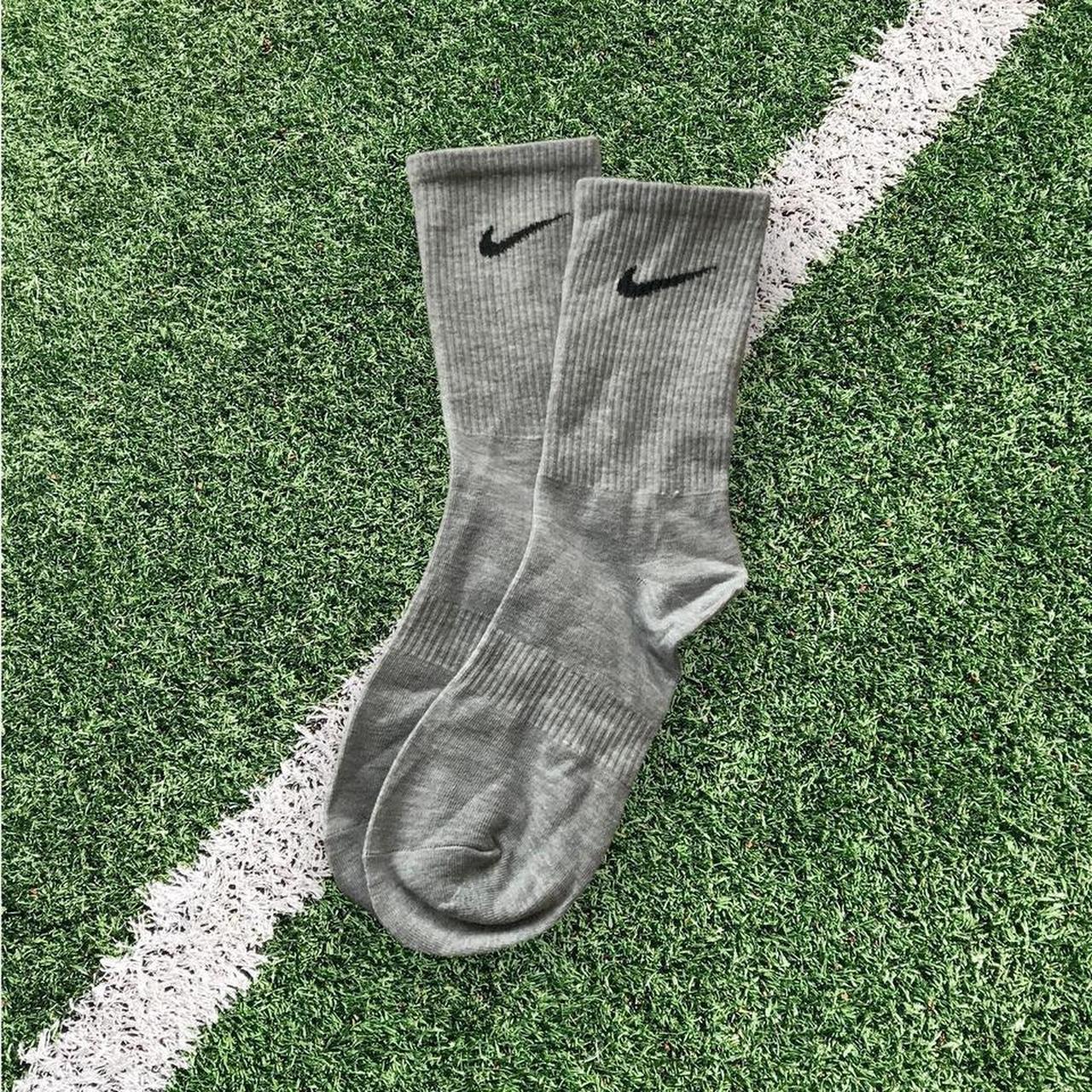 womens grey nike socks