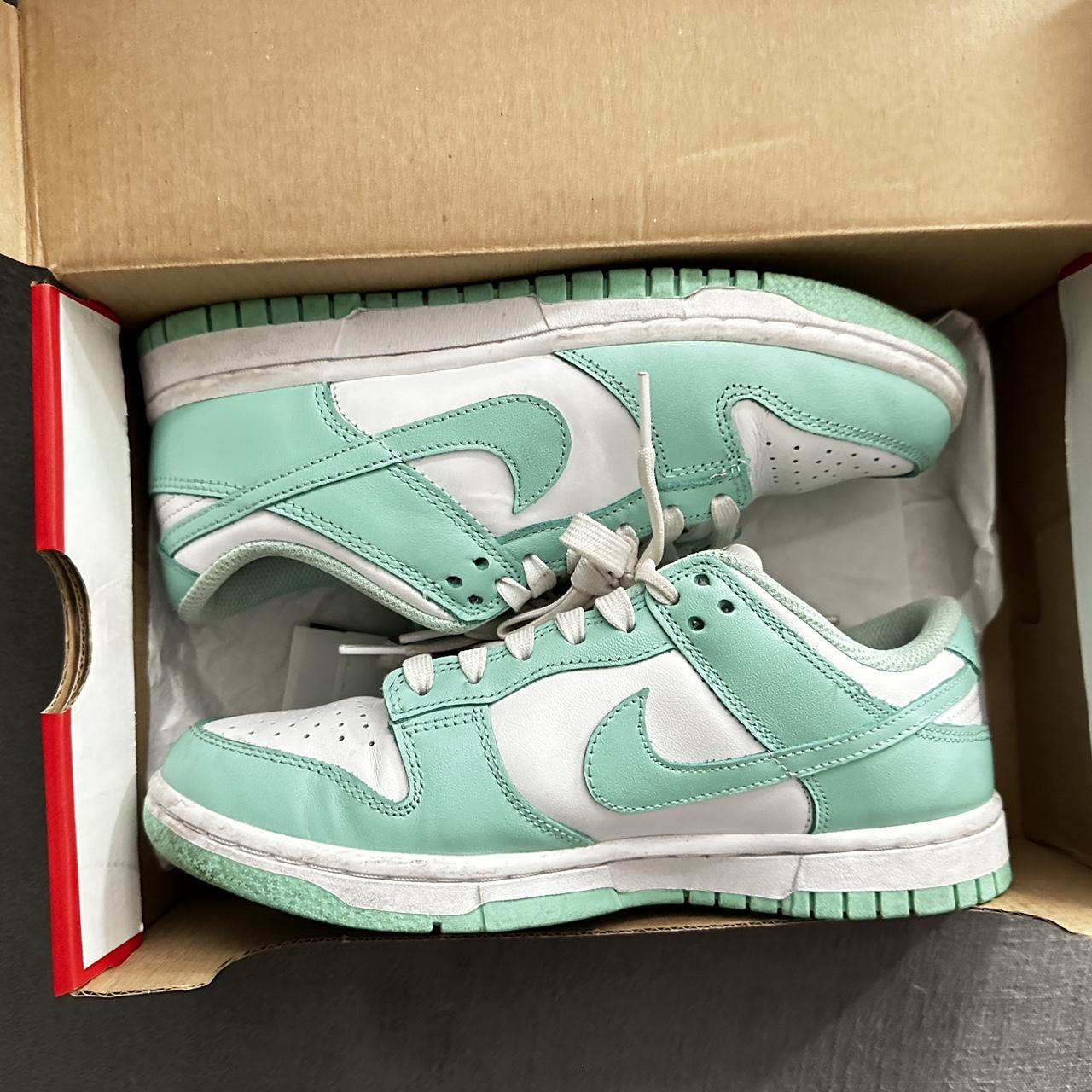nike mint green dunks