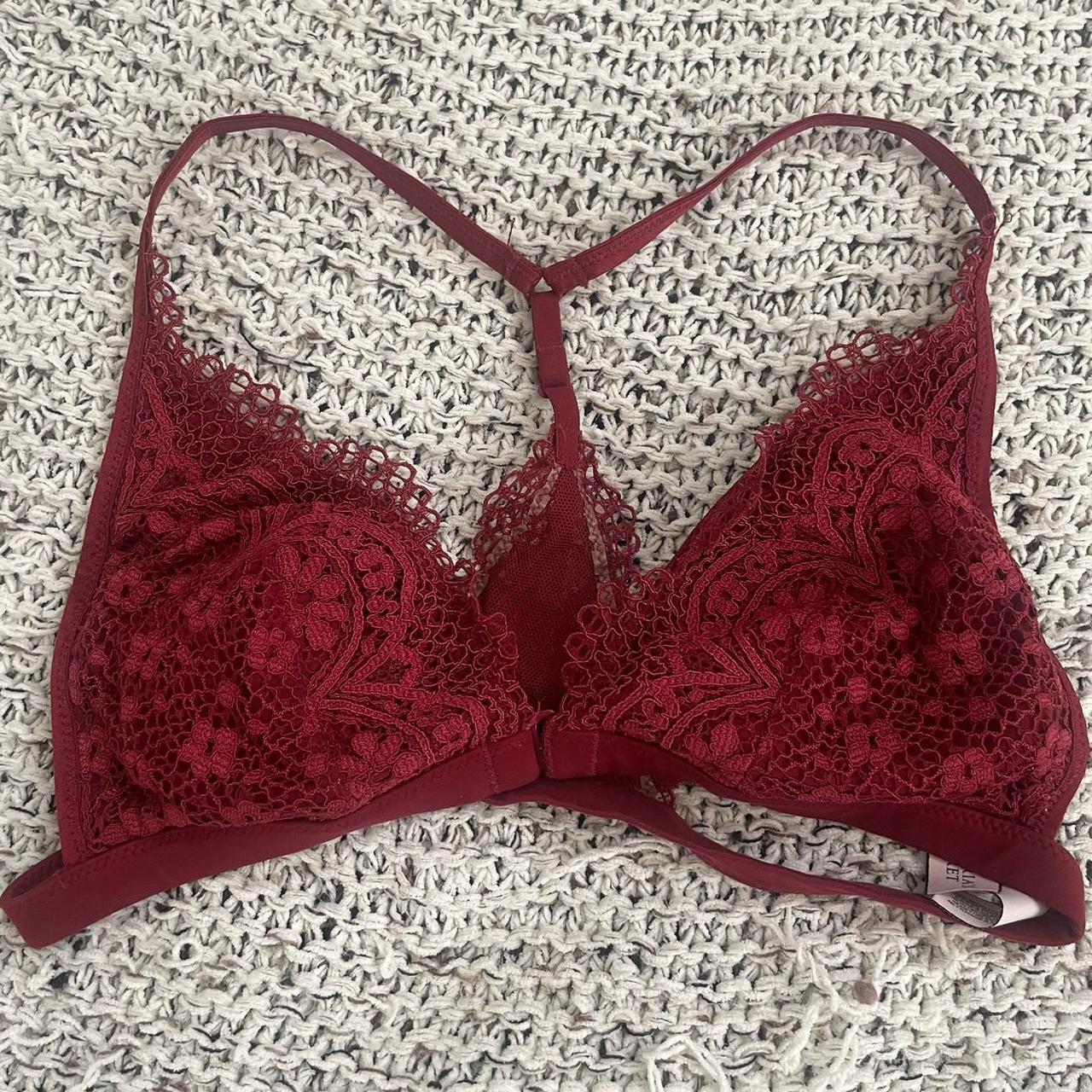 Red lace Victoria’s Secret bra • Perf for Vday 🥀 - Depop