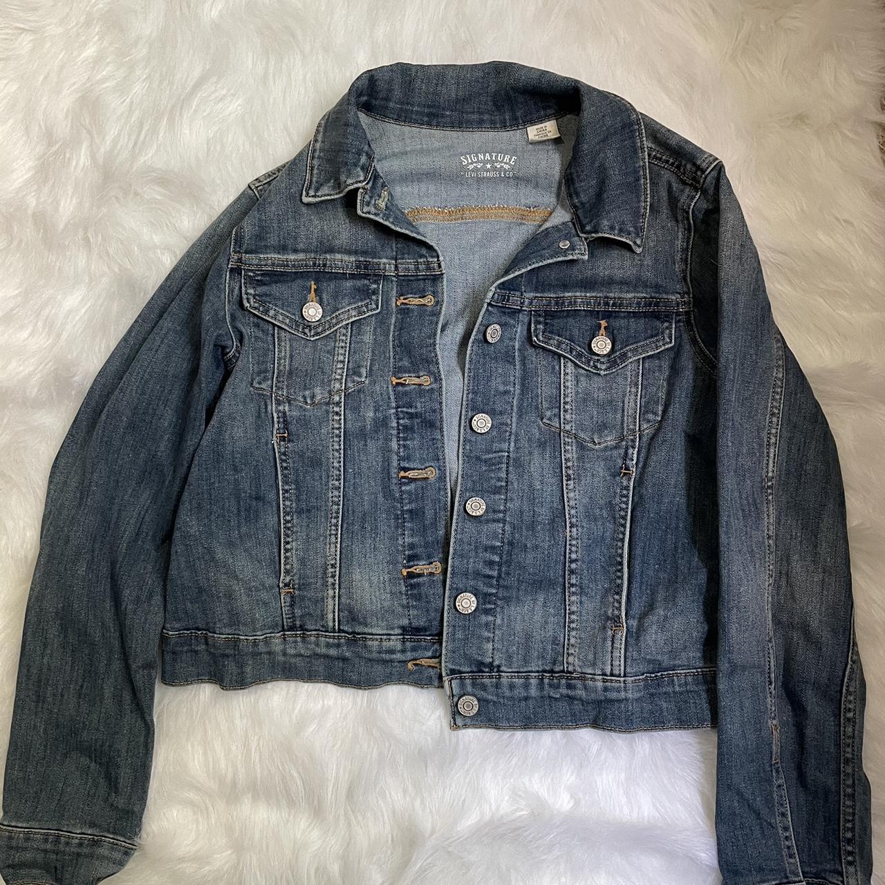 Levi Strauss & Co. Jean Jacket 💙 Size: L but fits... - Depop