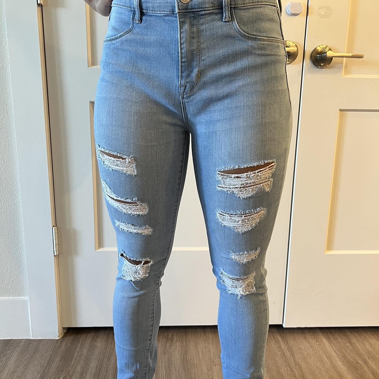 Slightly worn American Eagle jeggings - size 2 | Depop