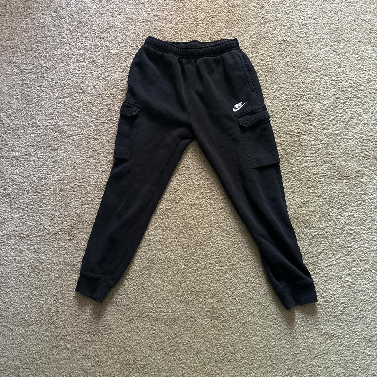 nike cargo sweats dm before purchasing - Depop