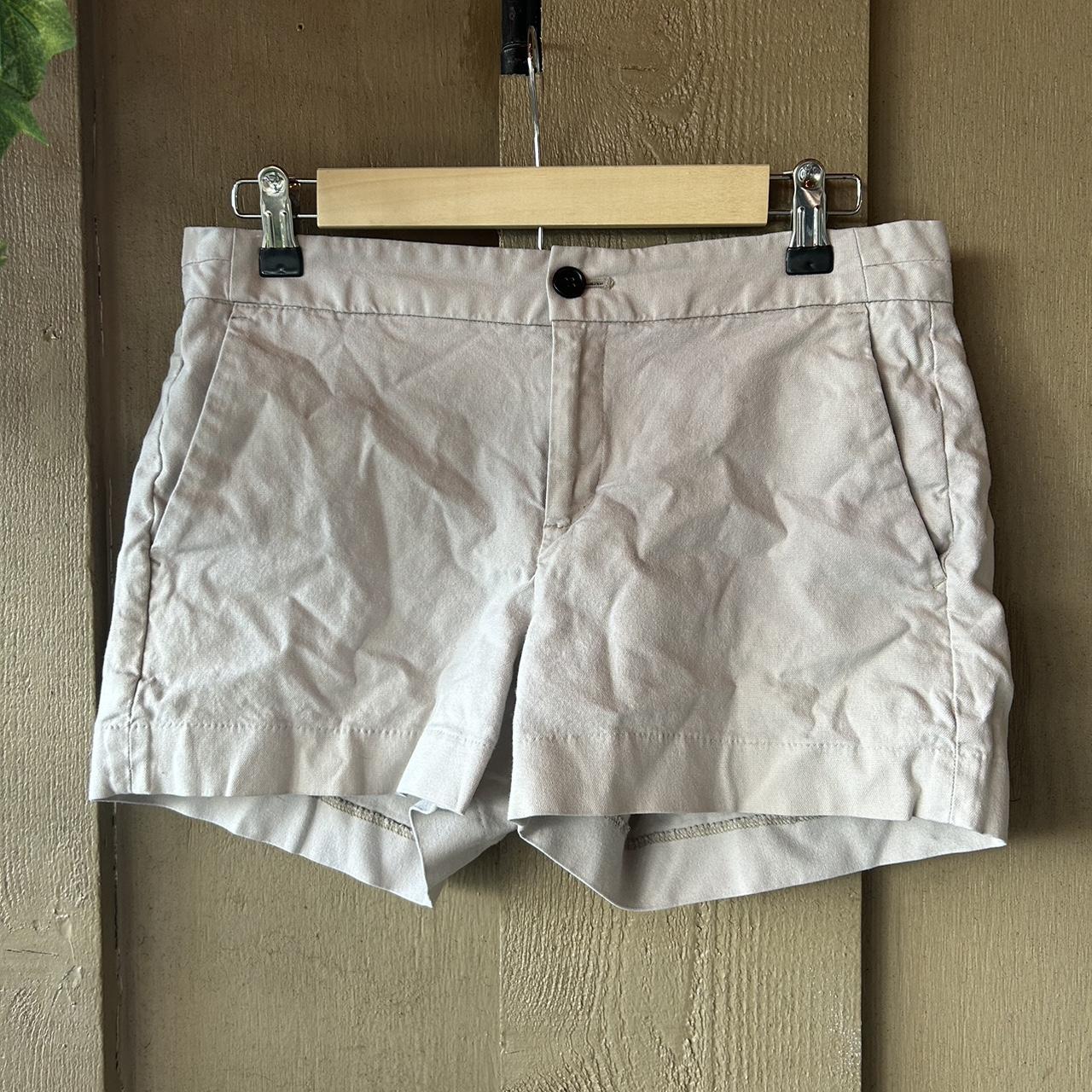 Banana Republic khaki shorts. Size 4 Depop