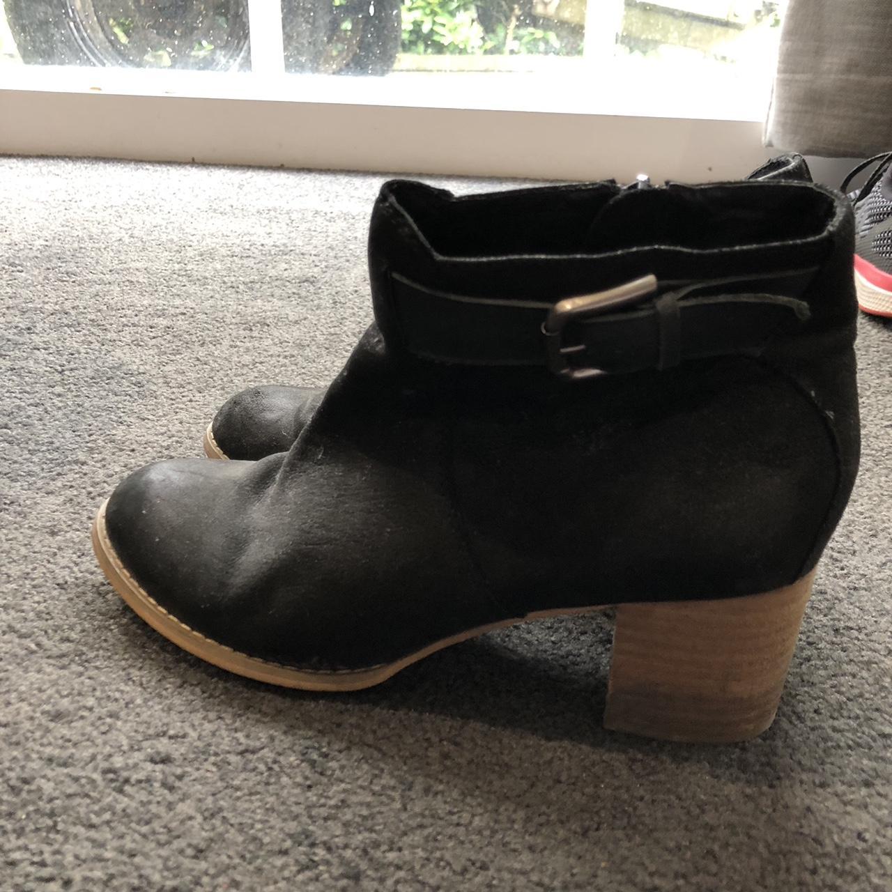 Betts boots 38 Non smoking and pet free home. All... - Depop