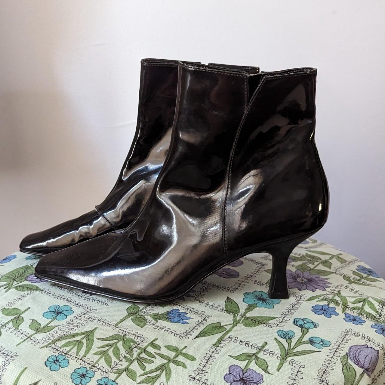 Etienne aigner outlet ankle boots