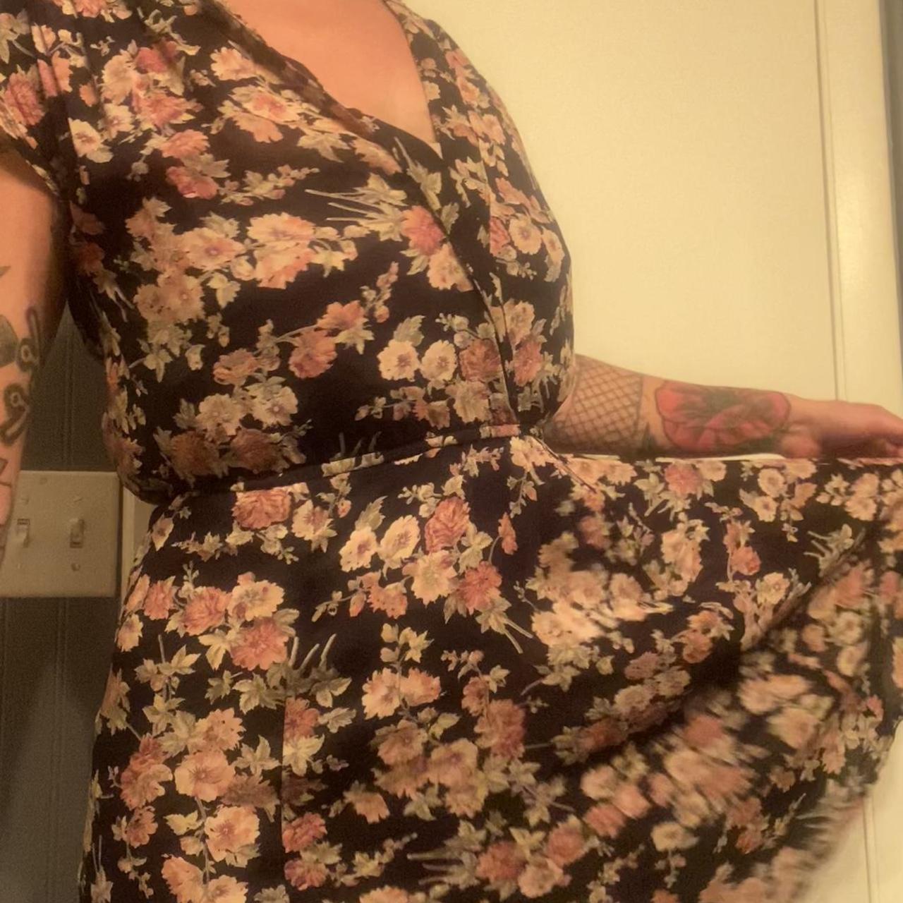 Floral reformation mini babydoll dress. VERY 90s... Depop