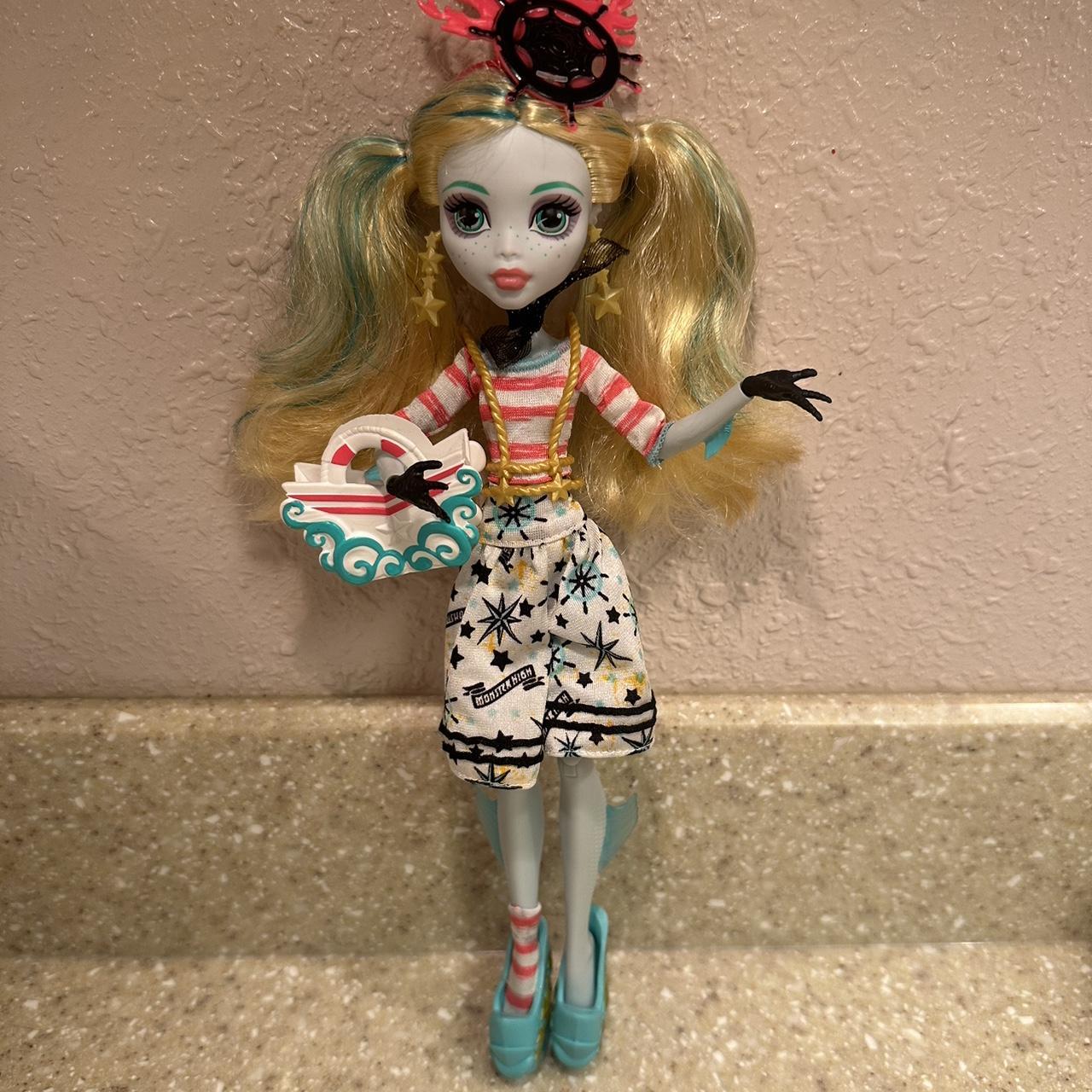 Monster High hotsell Doll Shriekwrecked Lagoona Blue NEW