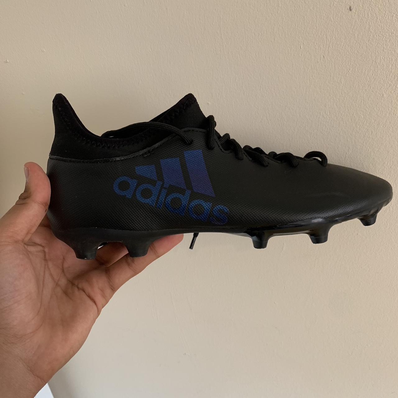 Adidas tech fit football boots. Used them a fair bit. Depop