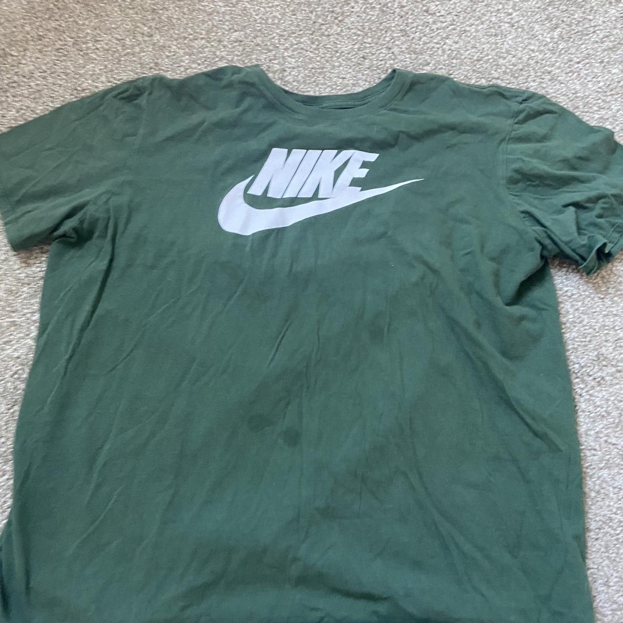 Nike Men's Green T-shirt | Depop