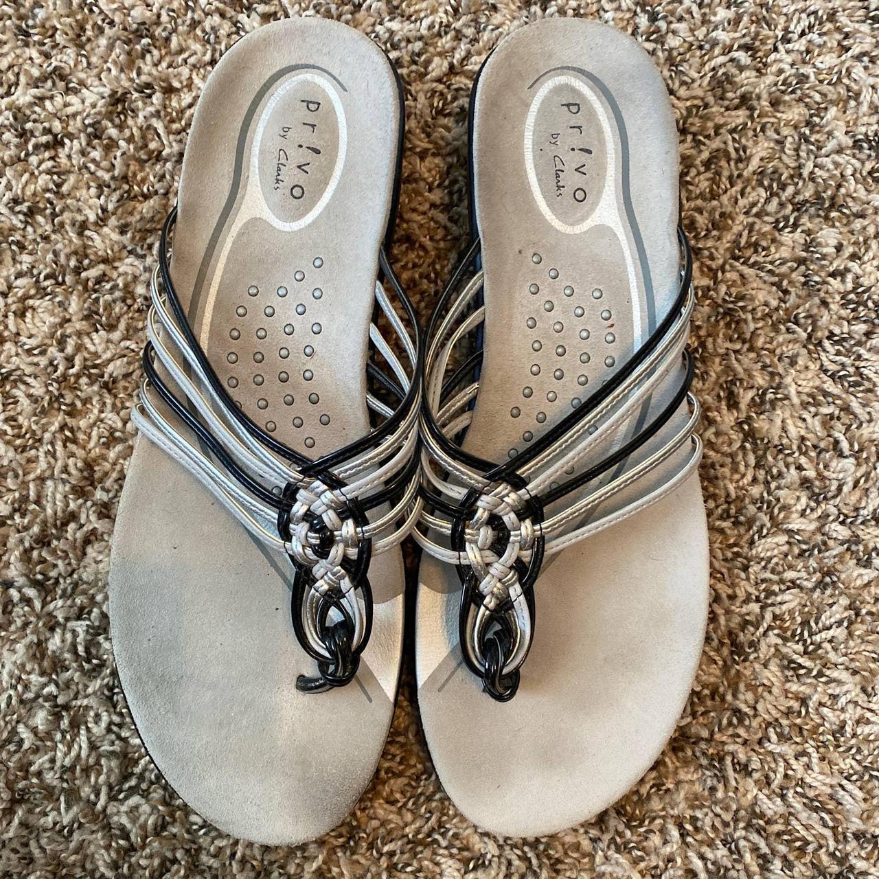 Clarks sandals sales size 2