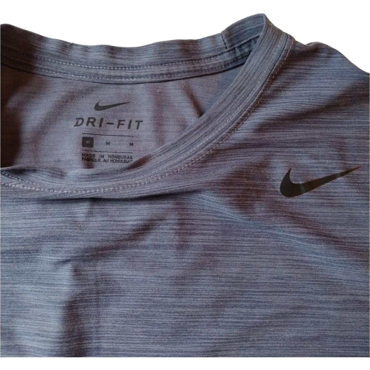 mens medium nike shirts