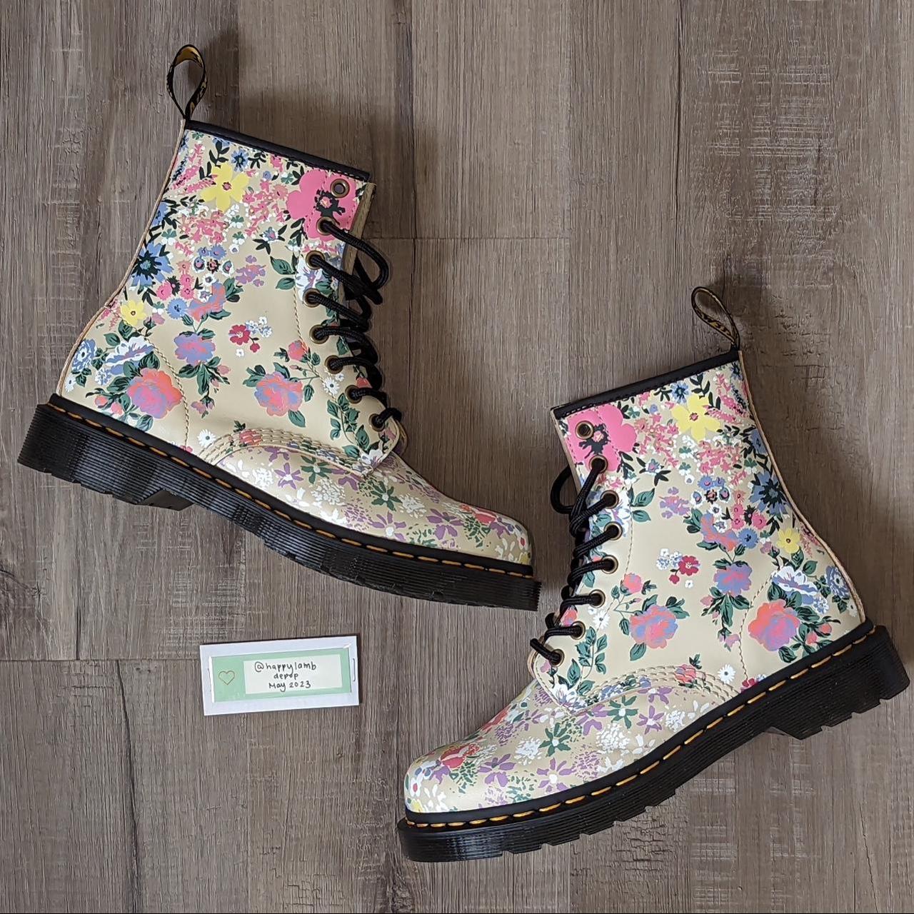 Dr. Martens Women's Cream Boots | Depop