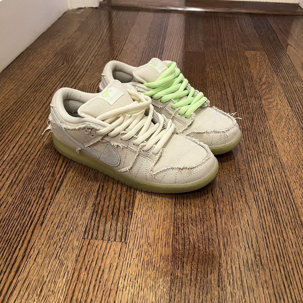 glow in the dark nike dunks mummy