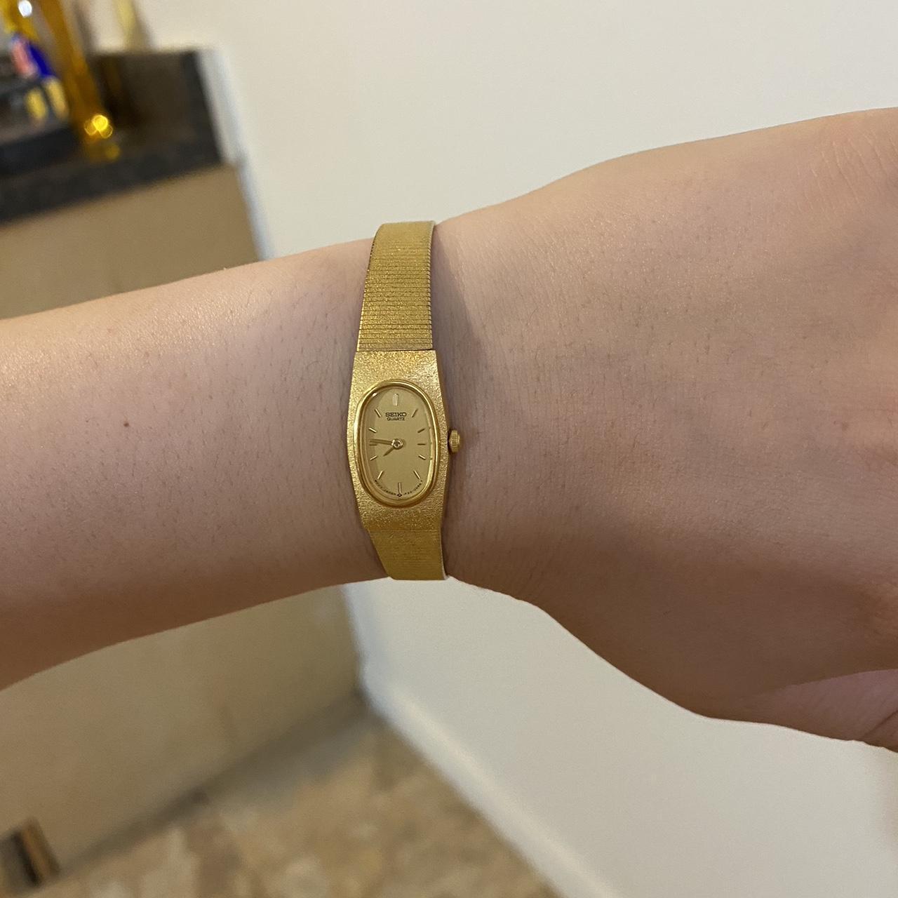 Seiko Women's Gold Watch (5)