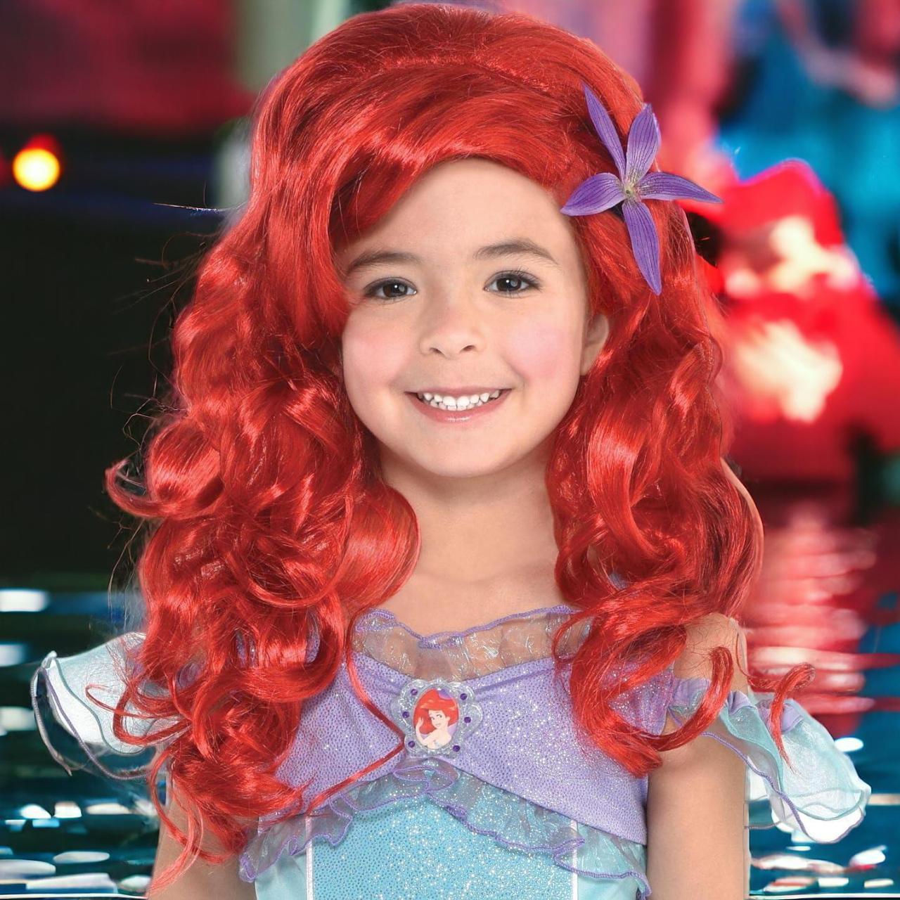 Child deals mermaid wig