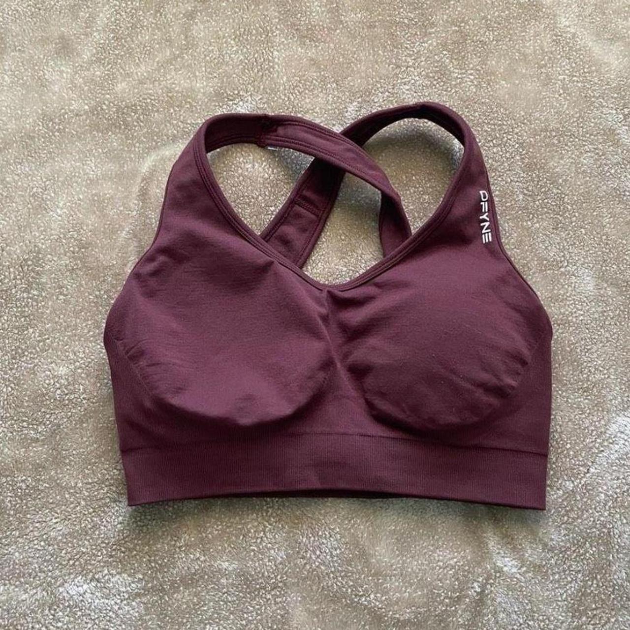 DFyne sports bra size fits M/L, too big for me, send... - Depop