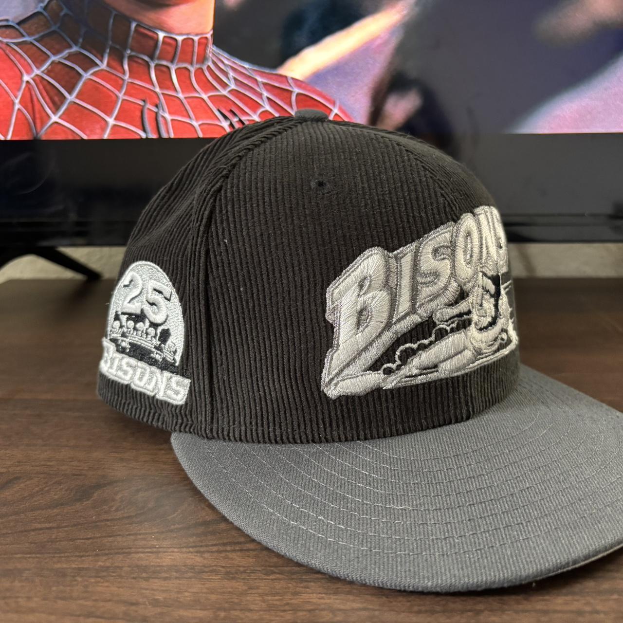 New Era Men's Caps - Black – Bisons Metallic Silver Corduroy Fitted size 1/8 …