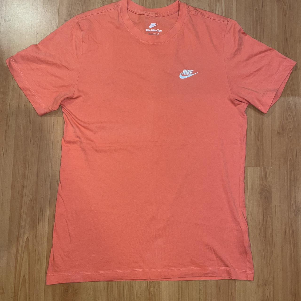 peach nike t shirt