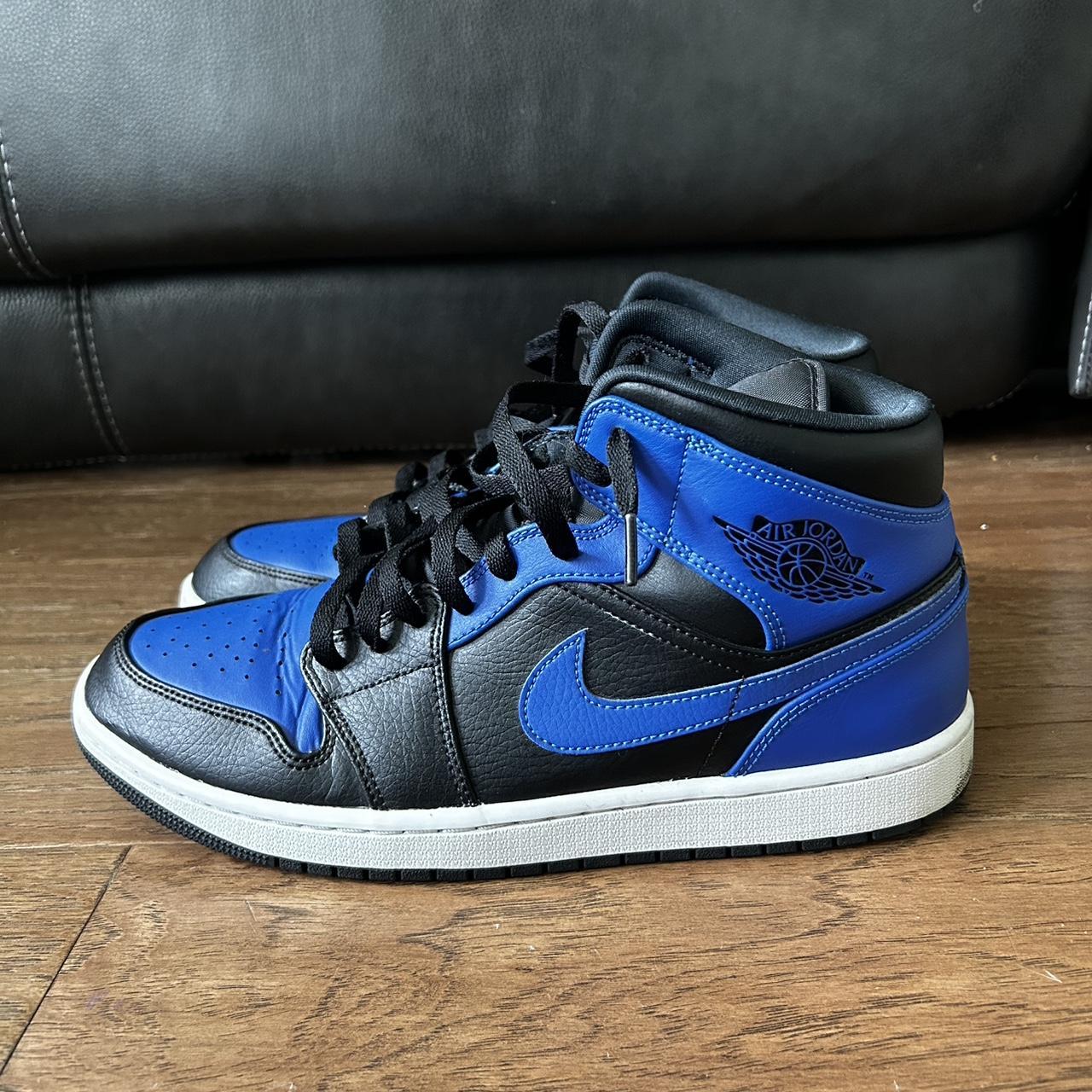 Jordan Men's Blue and Black Trainers | Depop