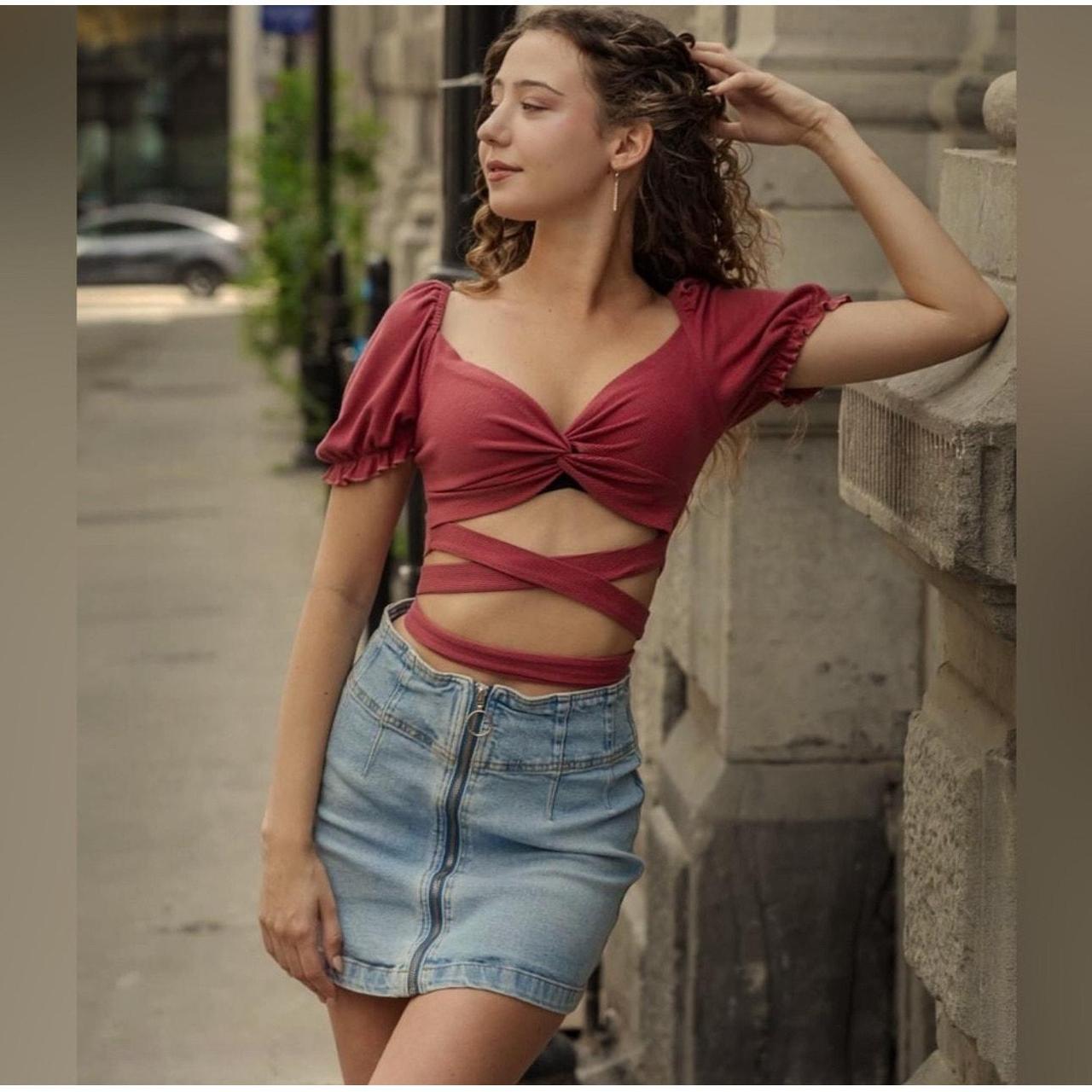 Source Unknown Women's Crop top - Red - L – Madra… - image 1