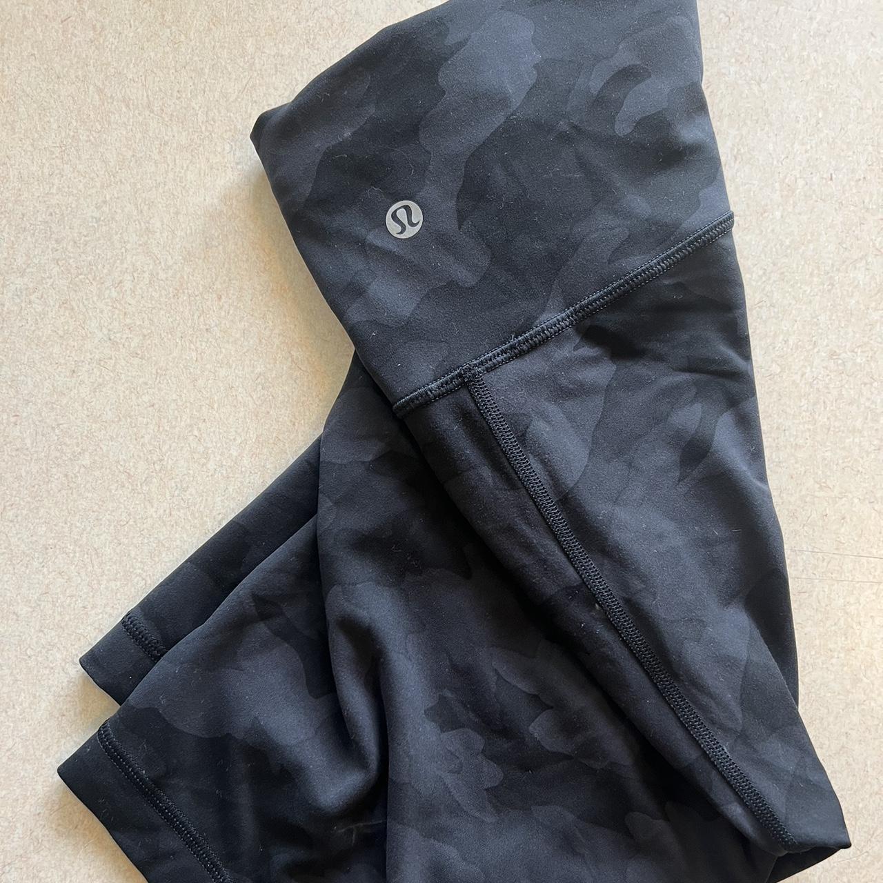 Lululemon Women's Black and Grey Shorts | Depop