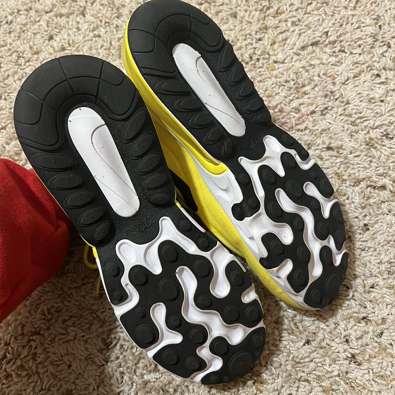 womens yellow nike trainers